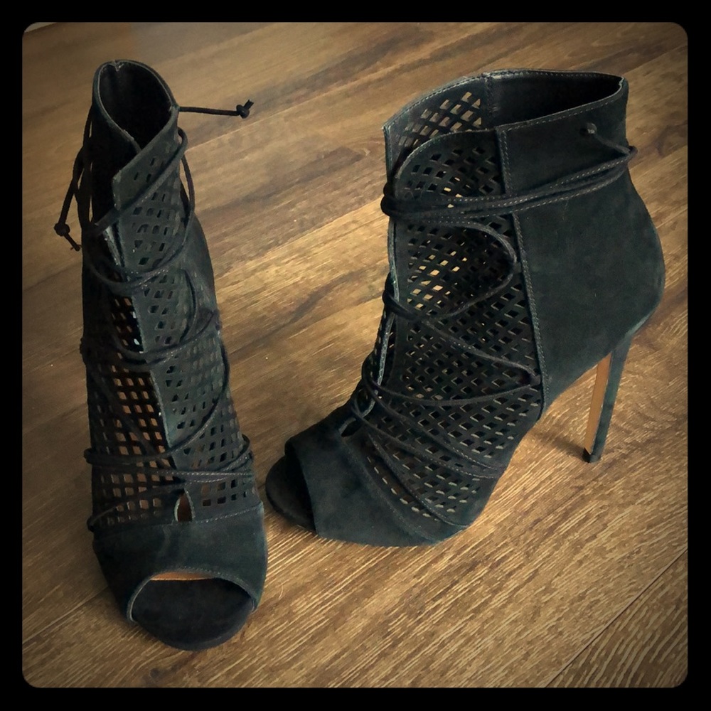 Steve Madden Maddye Booties